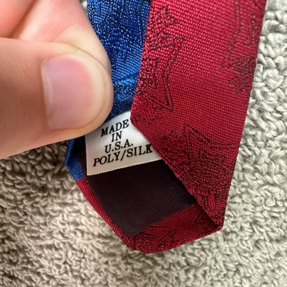London 400 Cambridge Apparel VFW Veterans of Foreign Wars Striped Silk Blend Tie